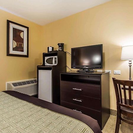 Quality Inn Moncton Exteriör bild