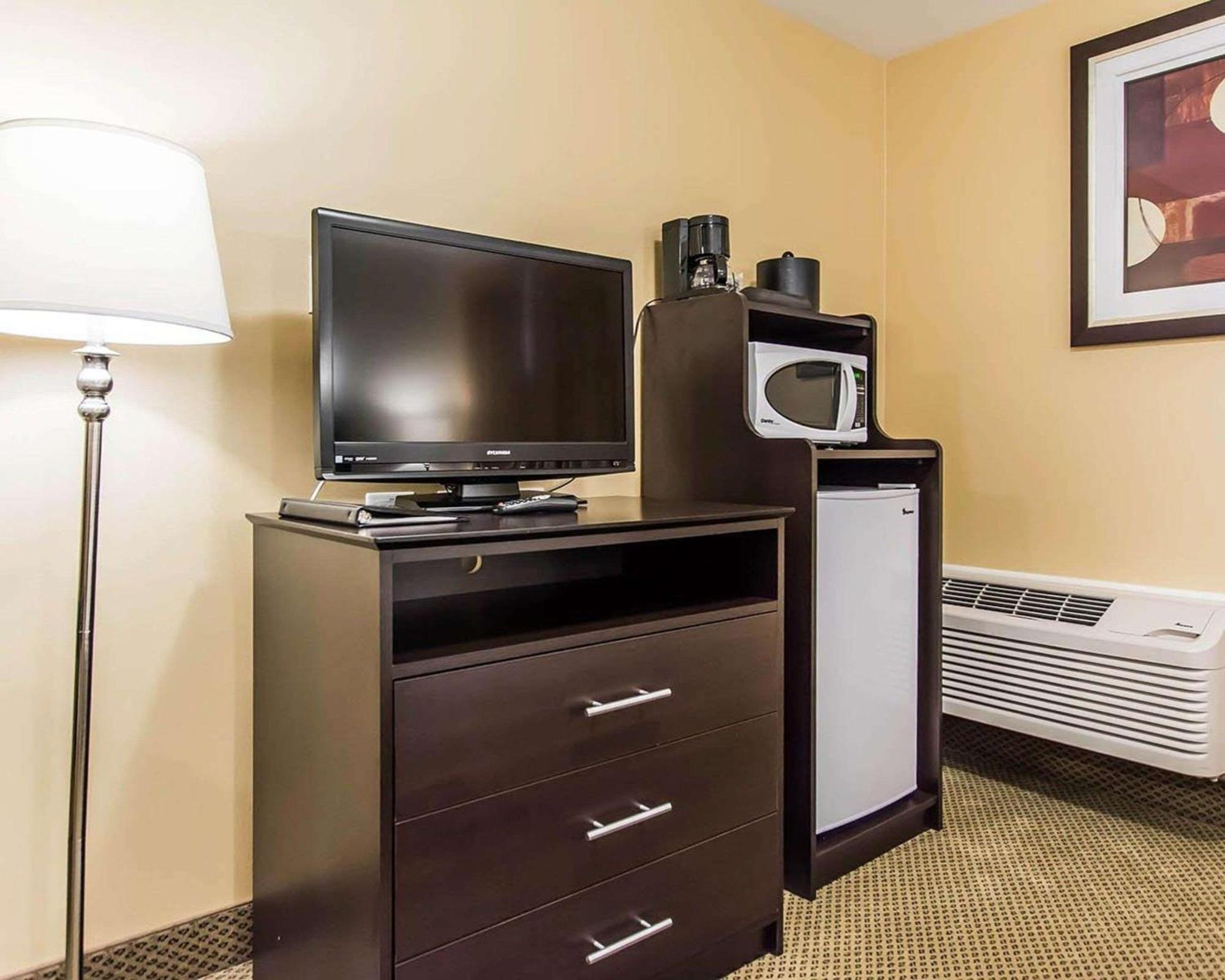 Quality Inn Moncton Exteriör bild
