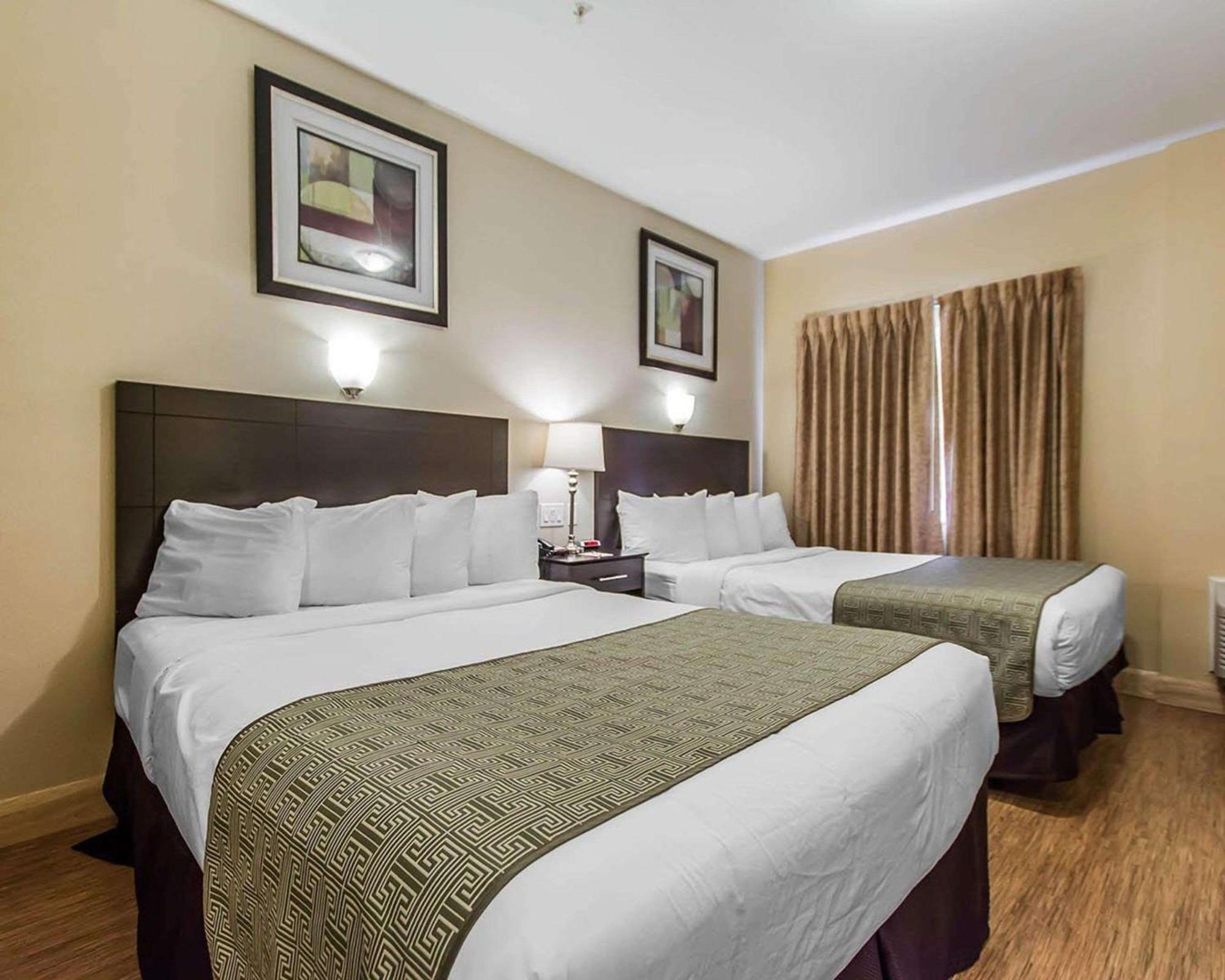 Quality Inn Moncton Exteriör bild