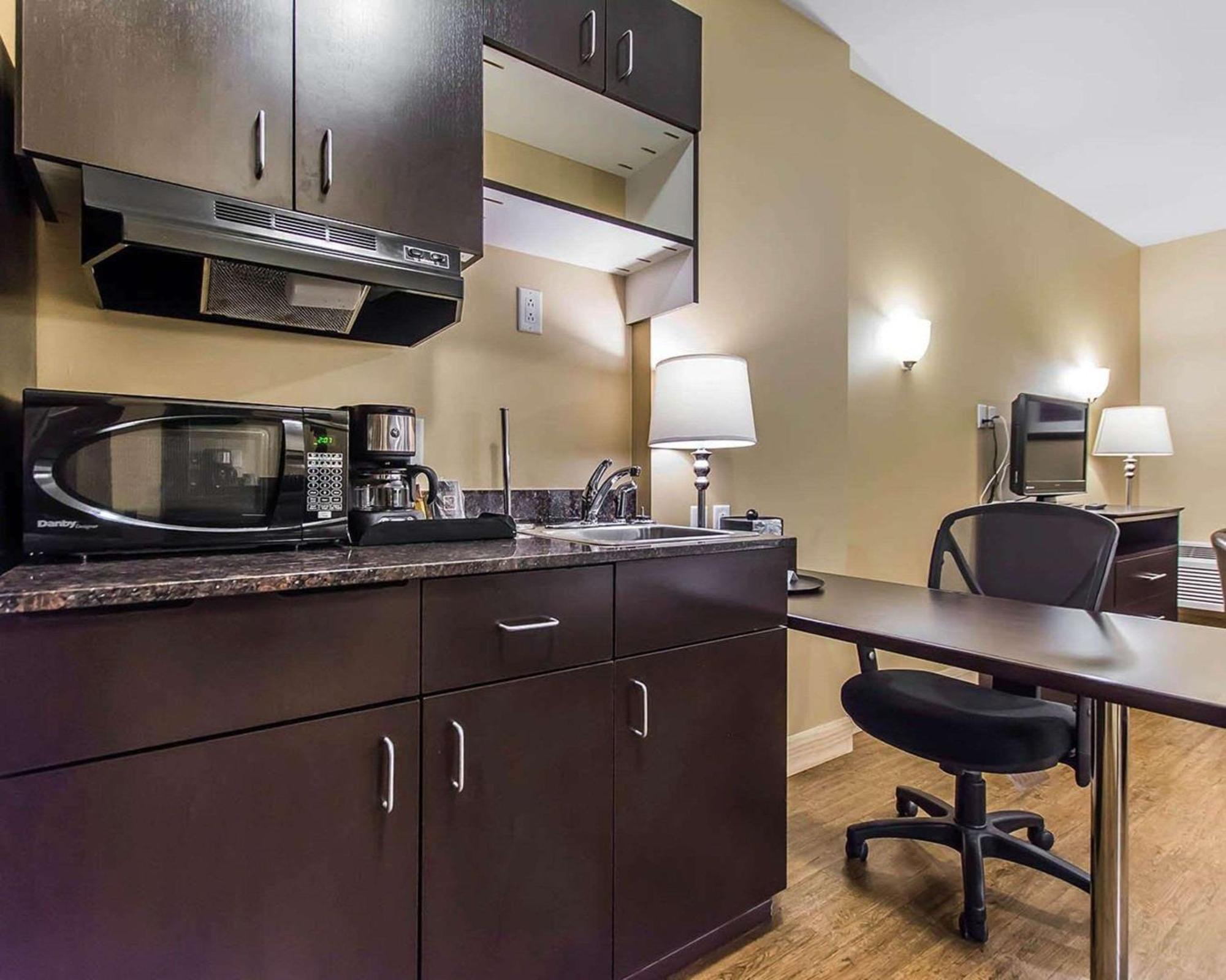 Quality Inn Moncton Exteriör bild