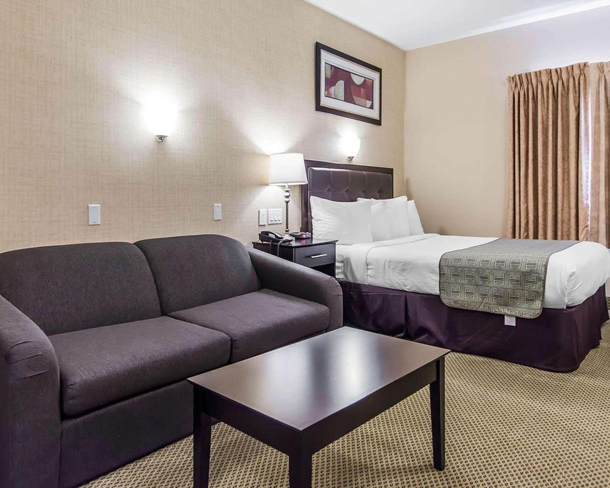 Quality Inn Moncton Exteriör bild