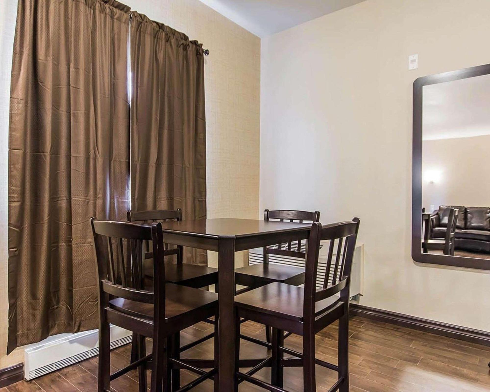 Quality Inn Moncton Exteriör bild