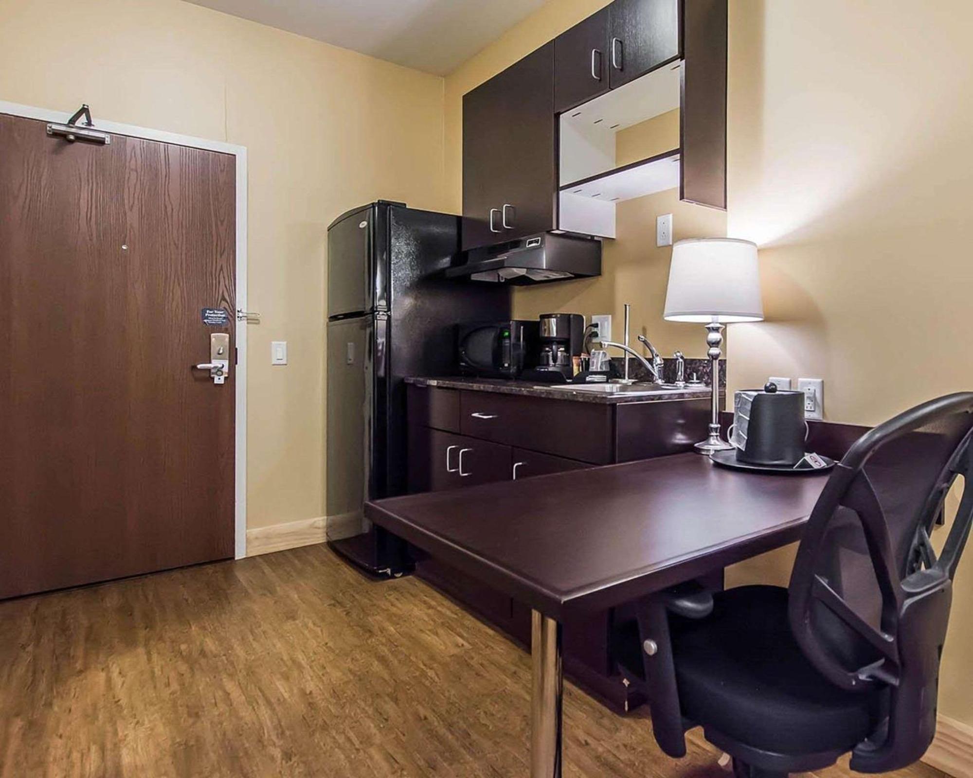 Quality Inn Moncton Exteriör bild