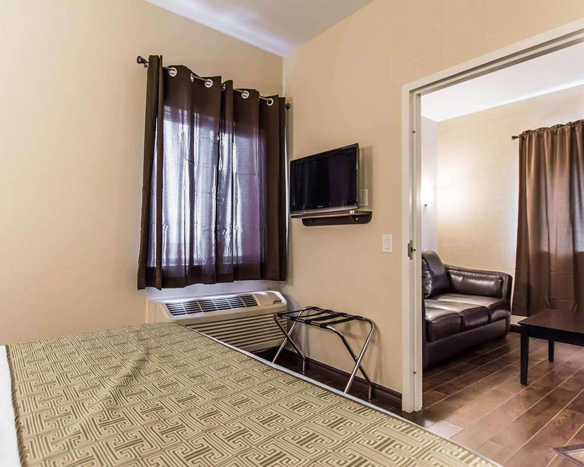 Quality Inn Moncton Exteriör bild