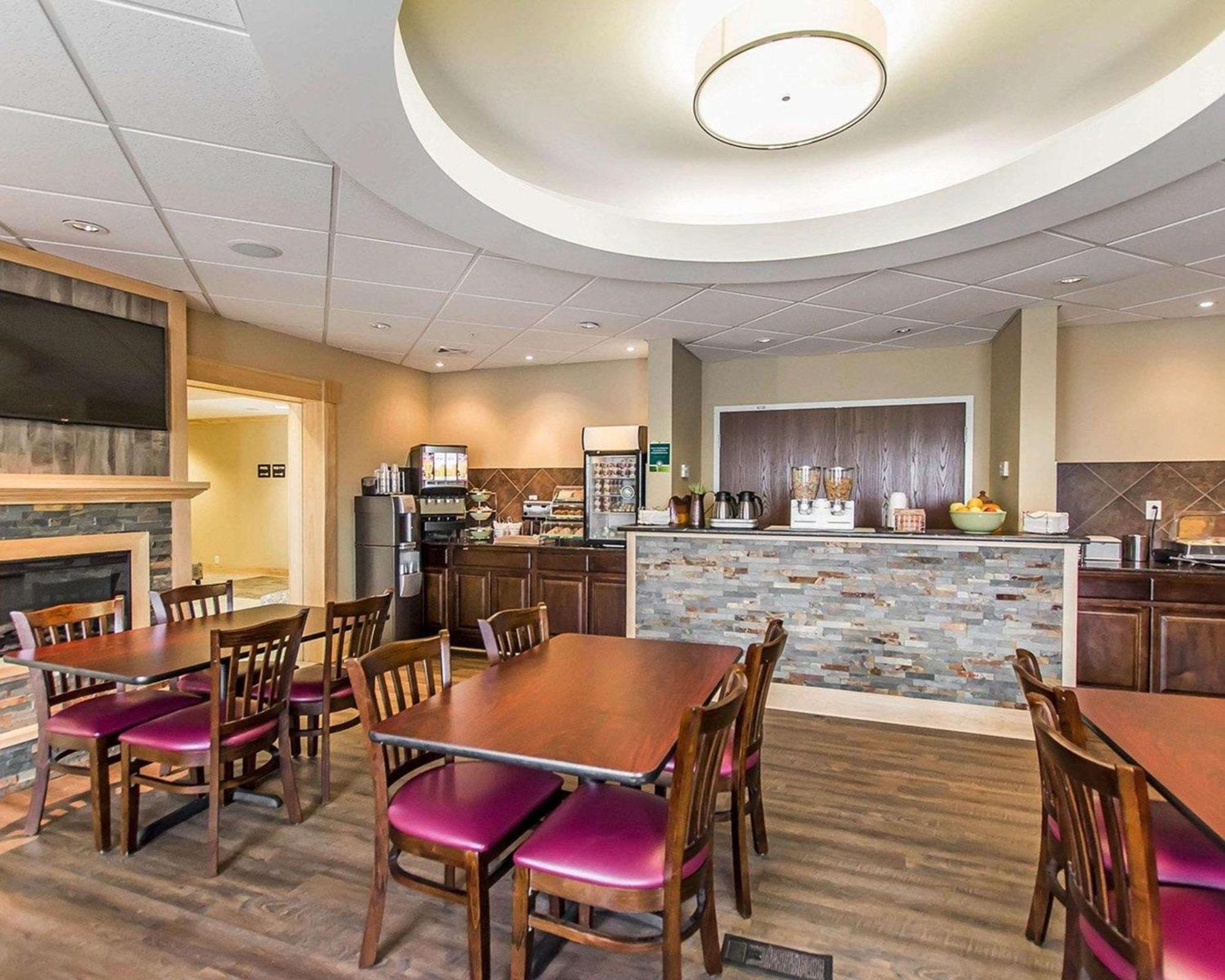 Quality Inn Moncton Exteriör bild