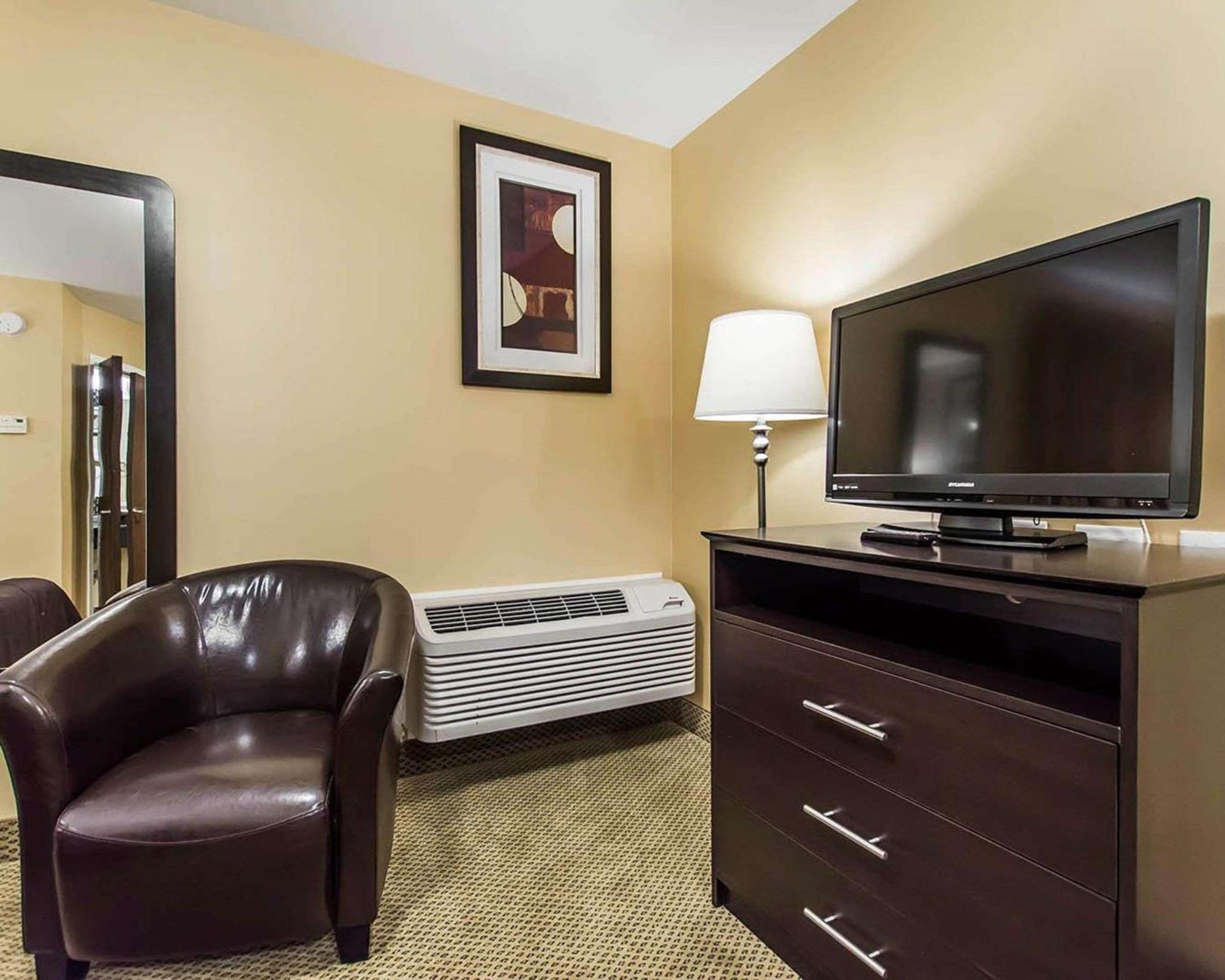 Quality Inn Moncton Exteriör bild