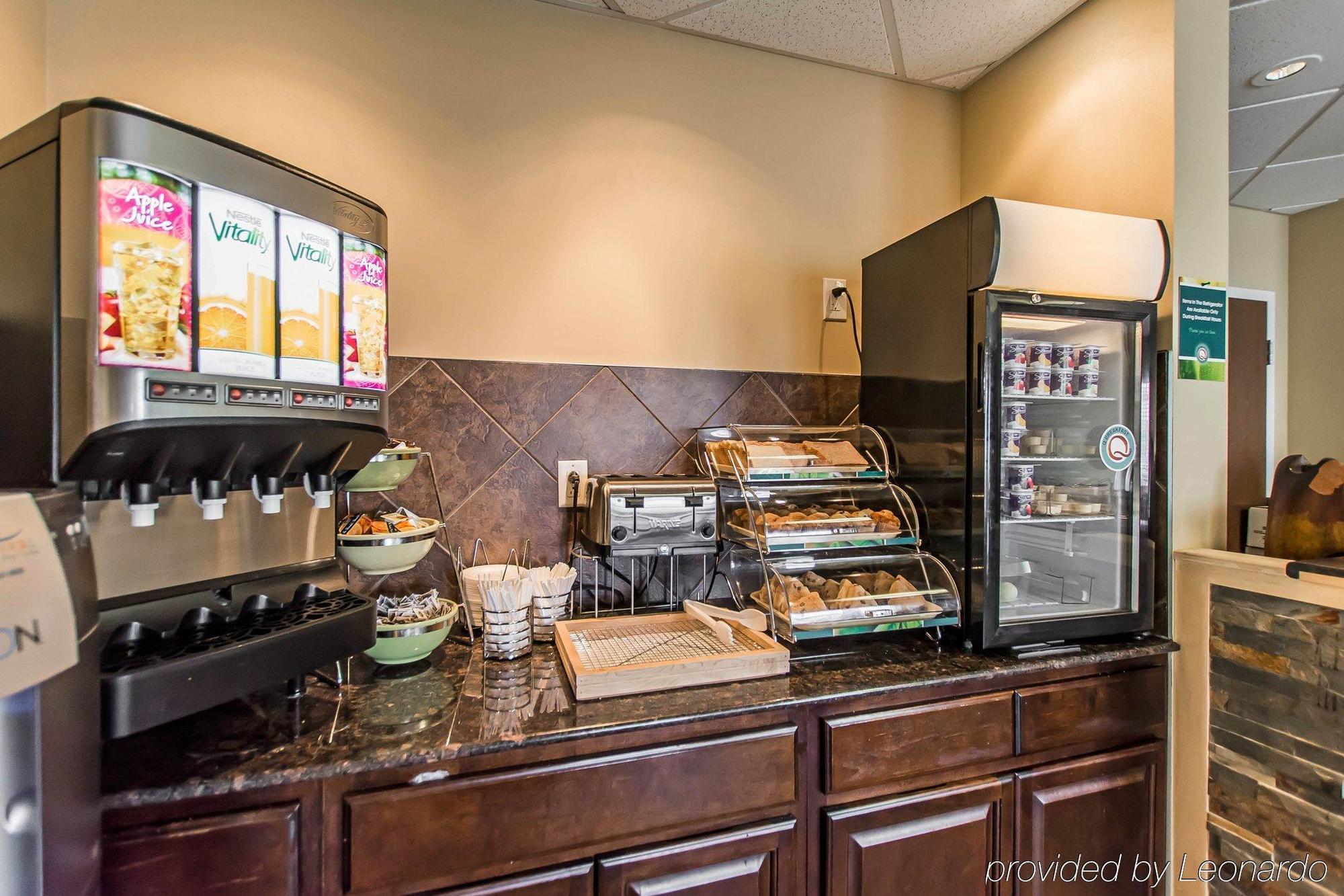 Quality Inn Moncton Exteriör bild