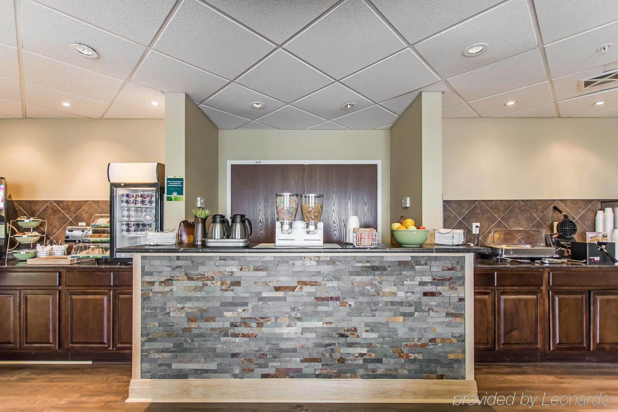 Quality Inn Moncton Exteriör bild