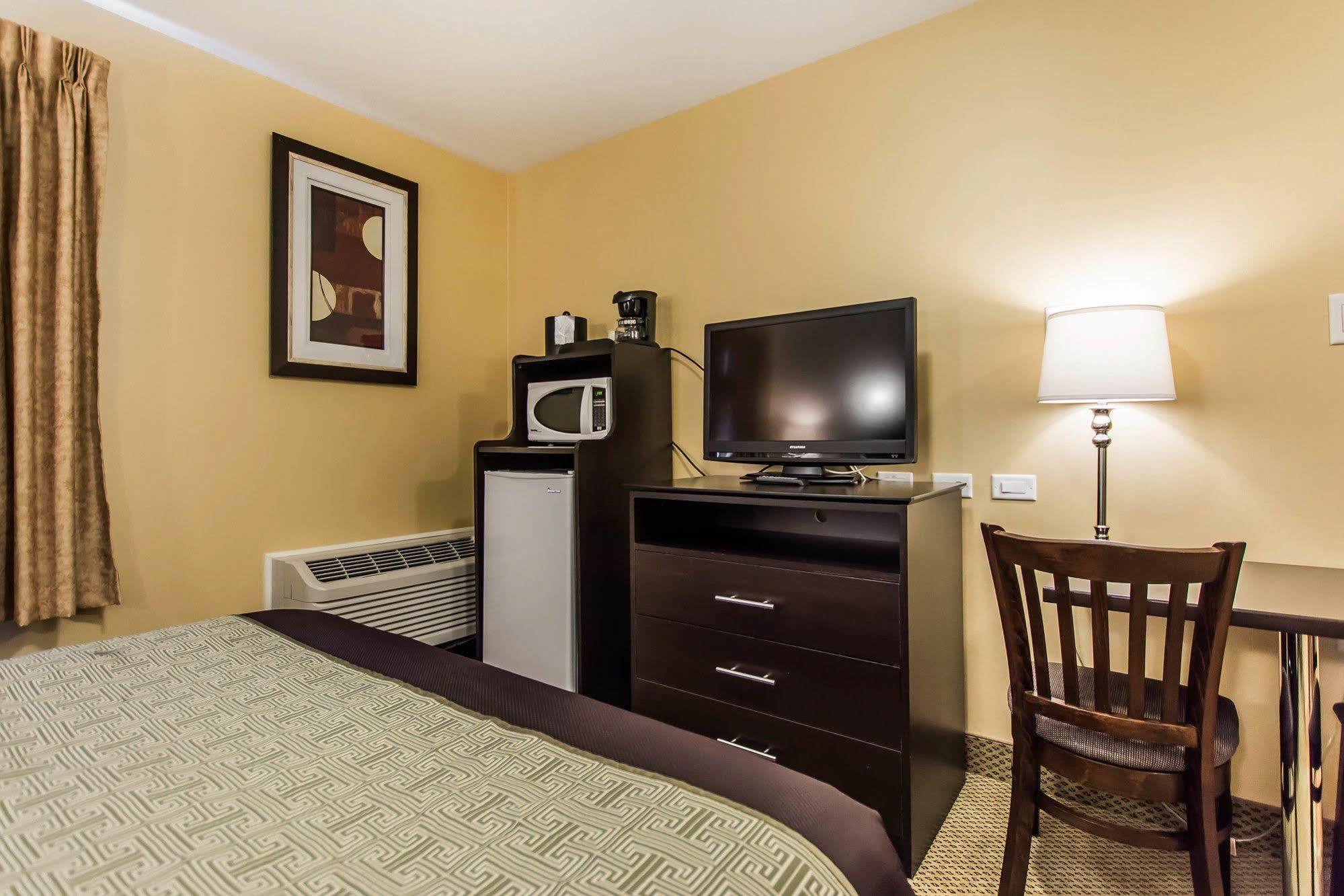 Quality Inn Moncton Exteriör bild